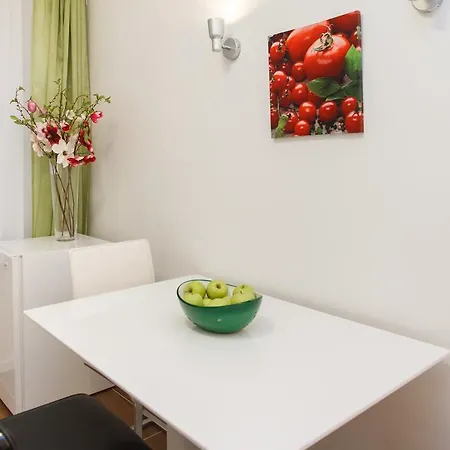 Apartment 3 *