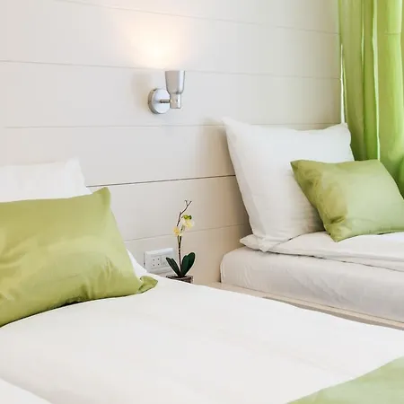 Apartment 3 *