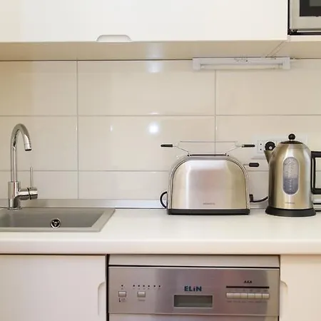 Apartment 3 *