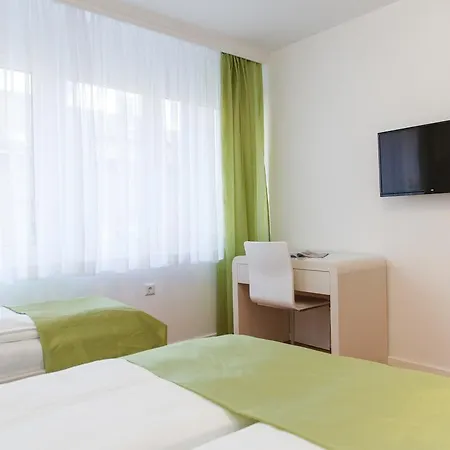 Apartment 3 *